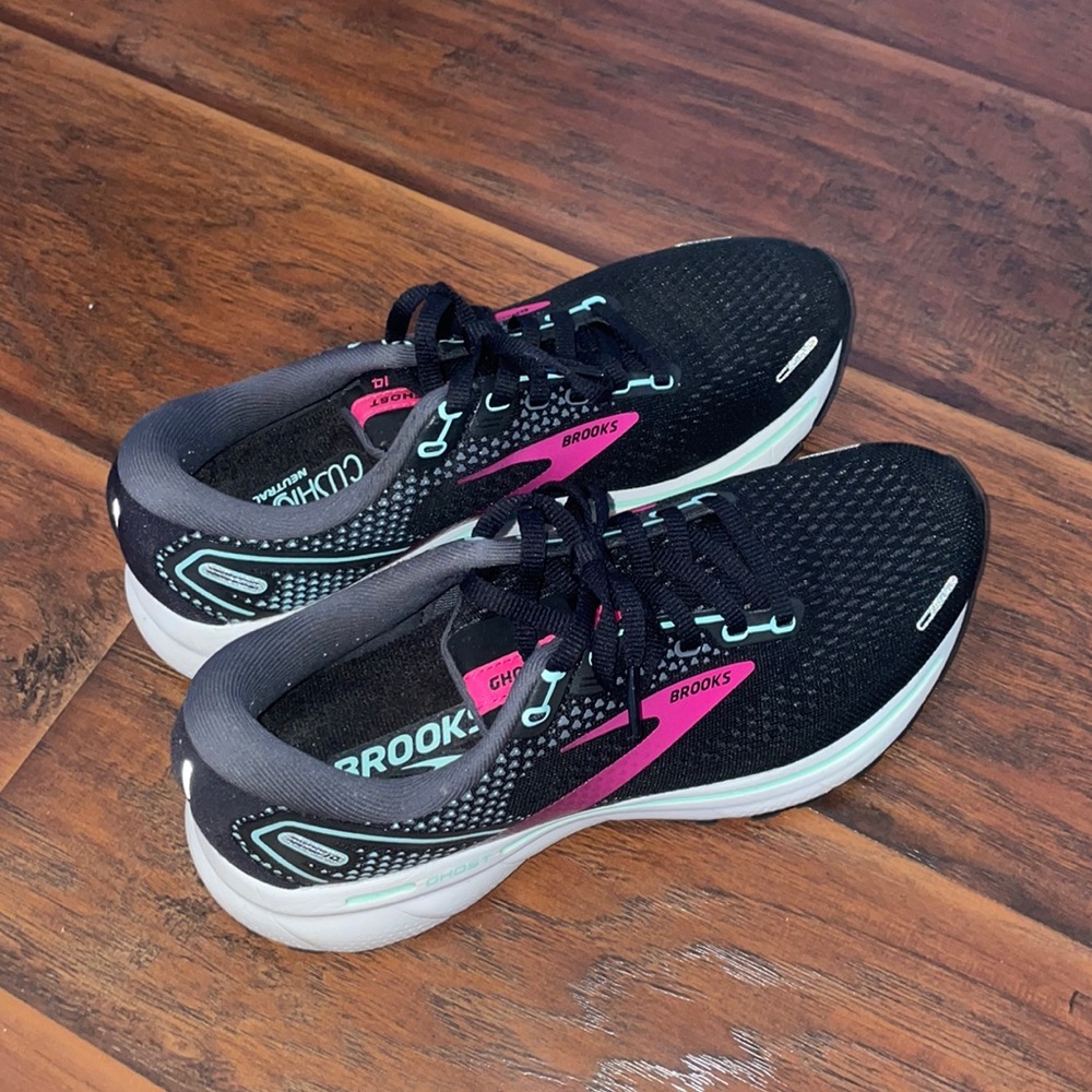 Brooks Ghost size 7